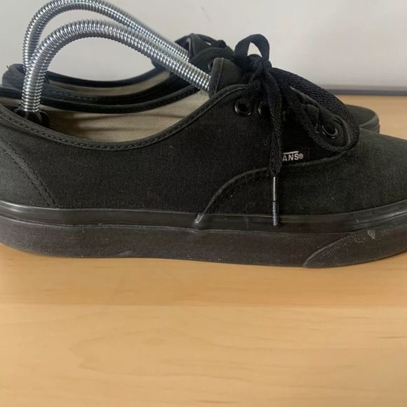 Vans Off The Wall Black Canvas Shoes size 9.5Mens/11Womens - Picture 2 of 9